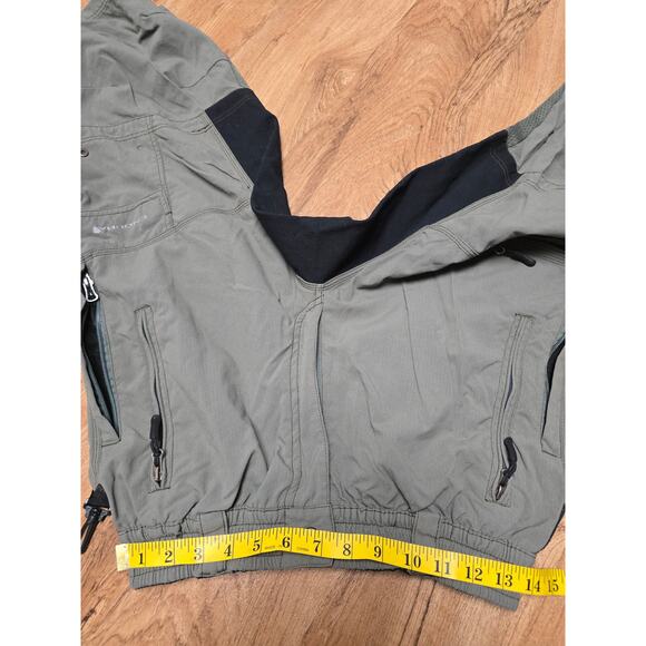 Endura Hummvee 3/4 Cycling Gray Black Outdoor Trail Shorts MTB Mountain Bike L - Picture 15 of 16